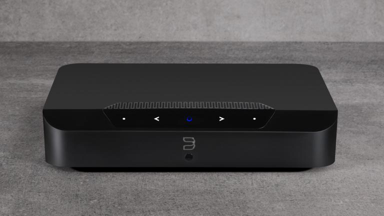 POWERNODE-EDGE-Black-on-Concrete-With-Display_1920x1080-768x432.png